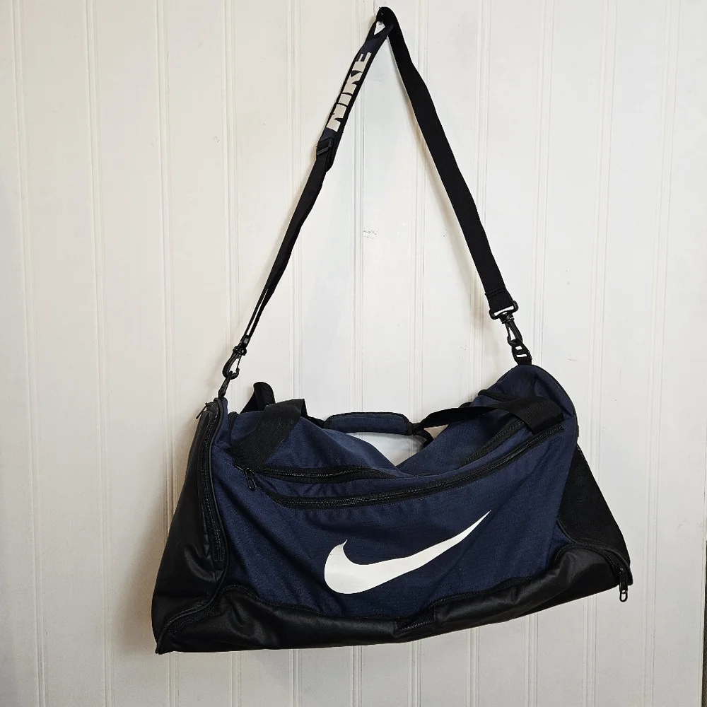 Nike Duffel Bag Brasilia Gym Travel Sports Overnight Midnight Navy Black White